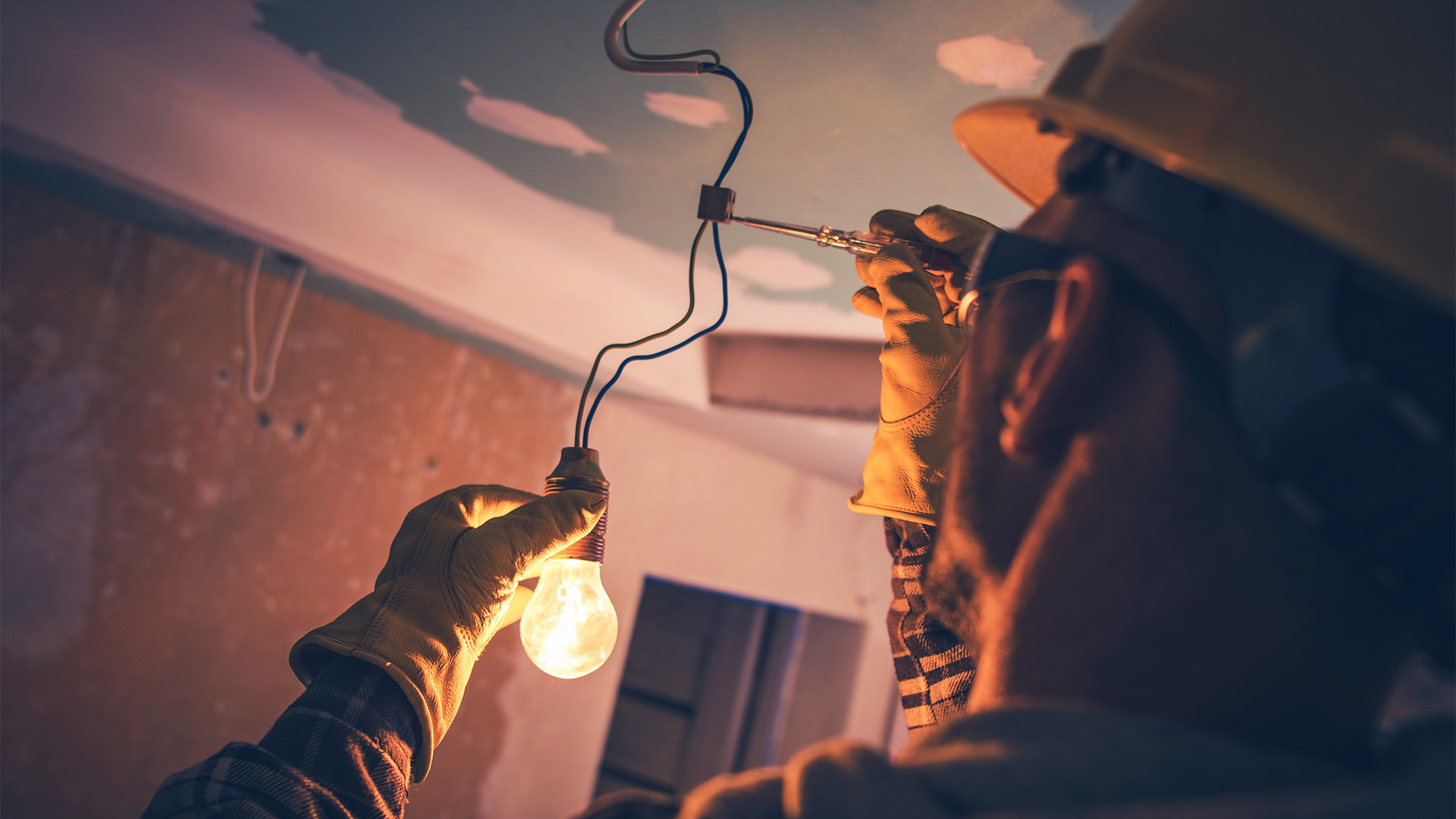contractor fixing lighting bay shore ny